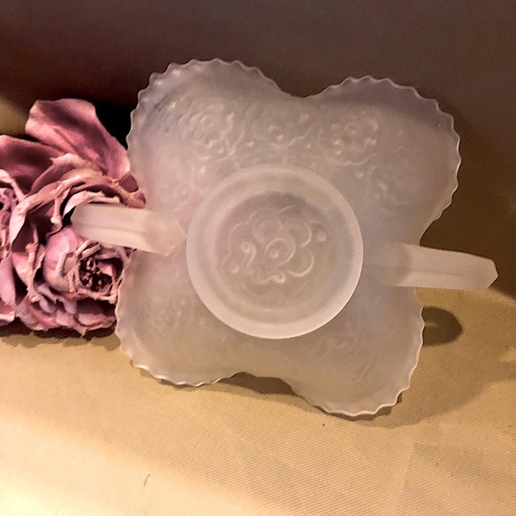 Fenton Persian Medallion Satin Handled Bonbon Bowl, Antique c1911 Froste… - Picture 4 of 4